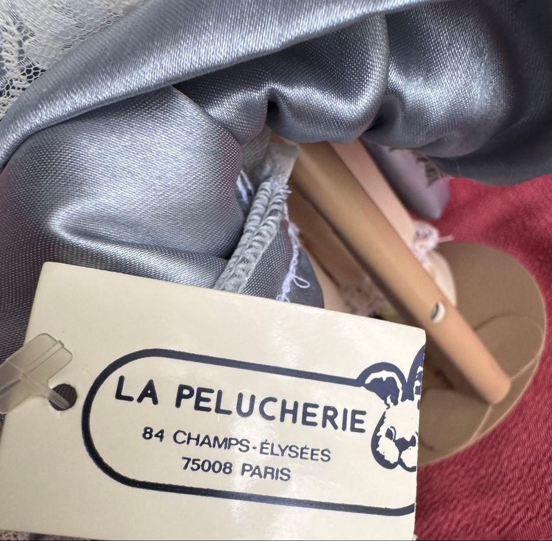 パリのLa Pelucherie（ラ・プルシュリー）のヴィンテージ　ビスクドール