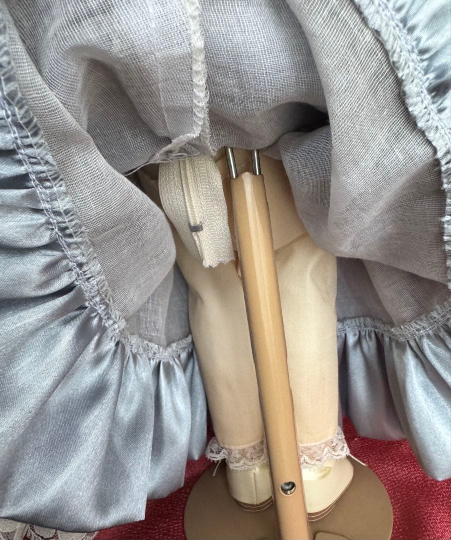 パリのLa Pelucherie（ラ・プルシュリー）のヴィンテージ　ビスクドール