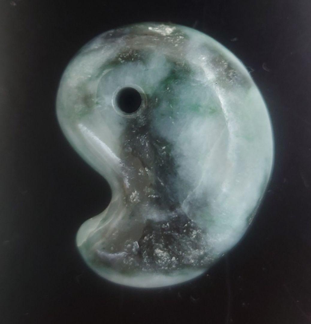 【週末セール】糸魚川翡翠　勾玉