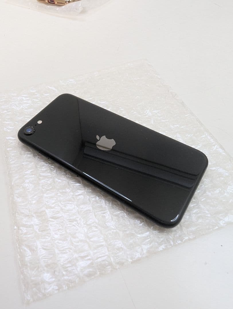 iPhone SE 第2世代 ブラック 64GB 4