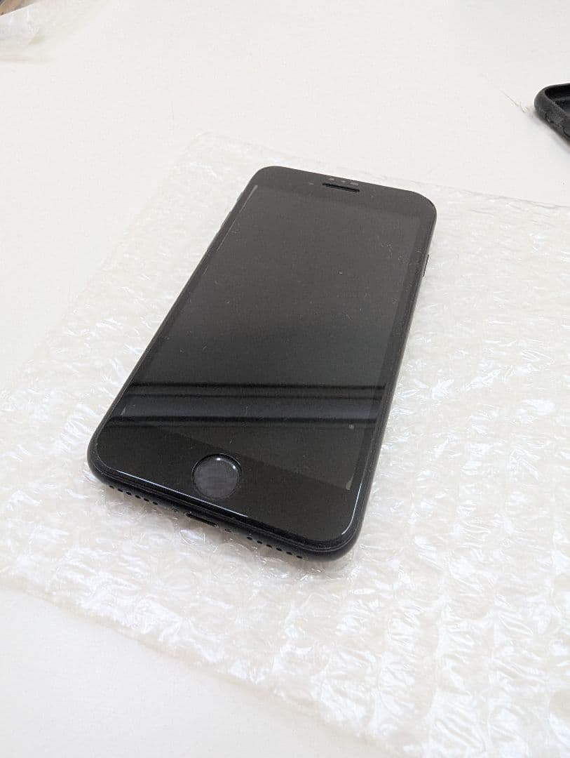 iPhone SE 第2世代 ブラック 64GB 4
