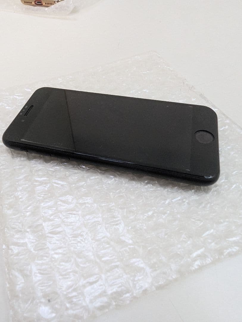 iPhone SE 第2世代 ブラック 64GB 4