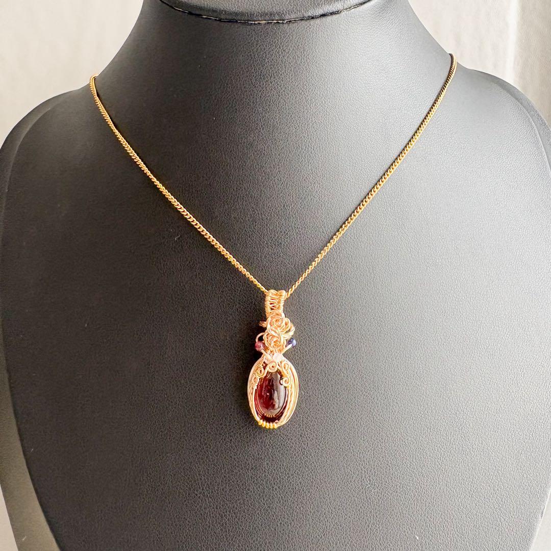 2点おまとめ ヘソナイトガーネット 、レインボームーンストーンペンダントトップ