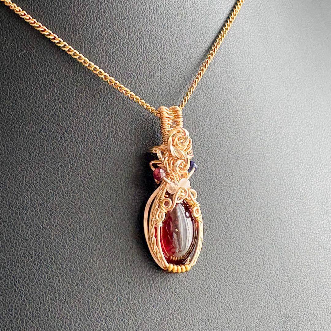 2点おまとめ ヘソナイトガーネット 、レインボームーンストーンペンダントトップ