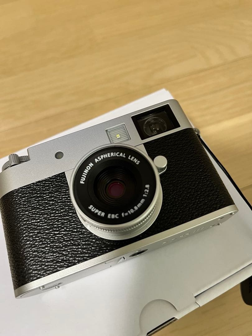 FUJIFILM Xhalf シルバー