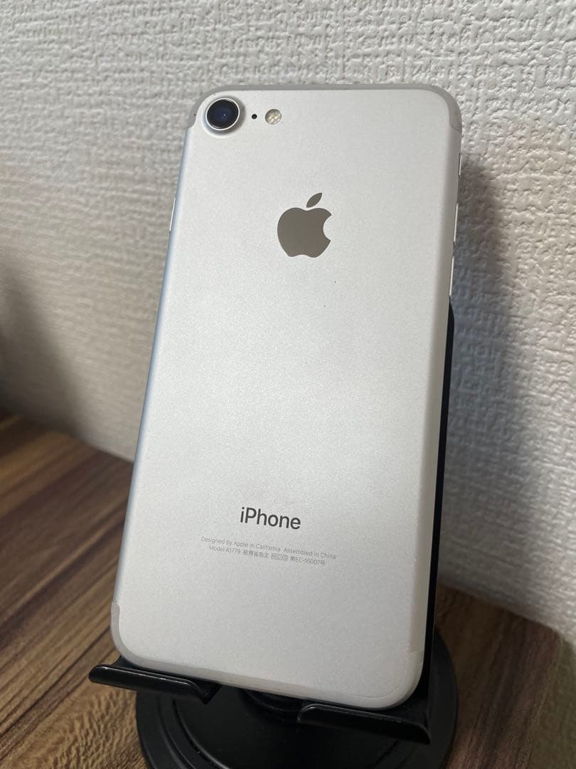 M【即日発送】バッテリー100% iPhone7 シルバー 32GB
