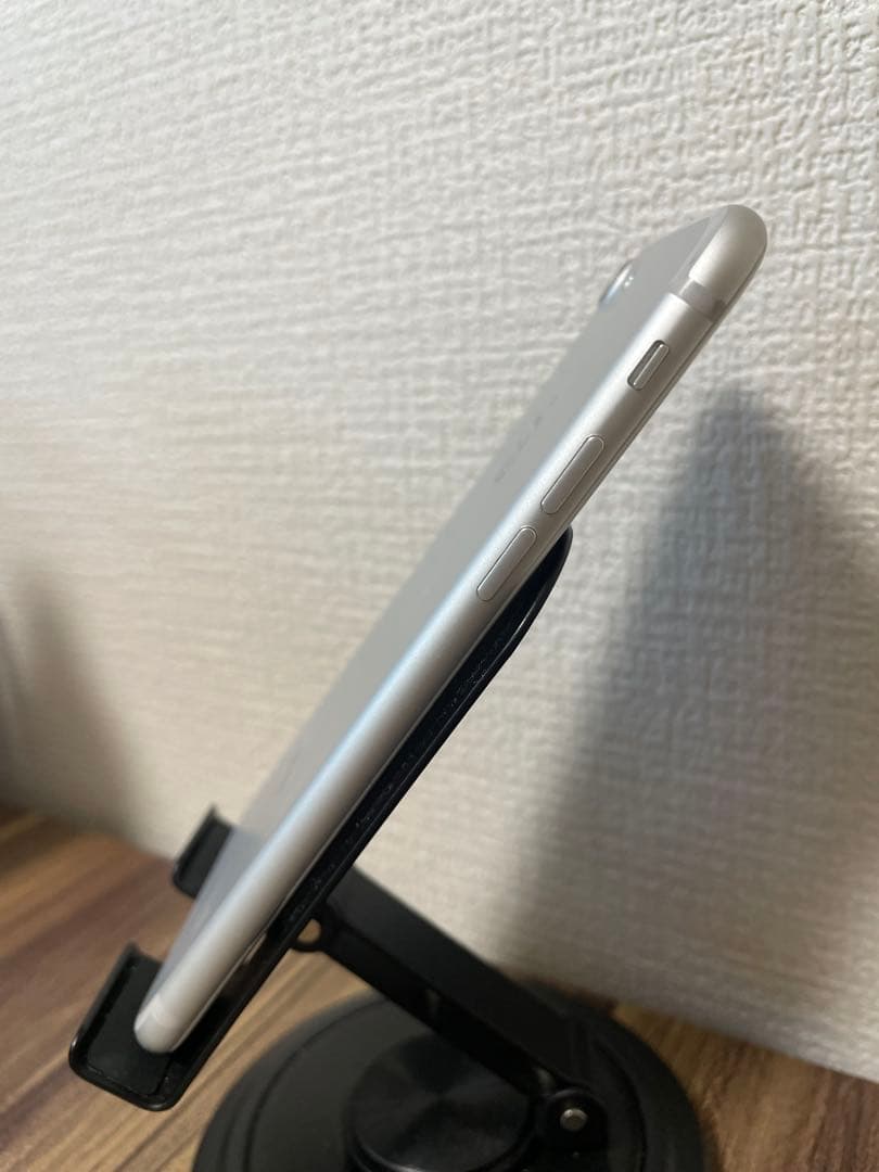 M【即日発送】バッテリー100% iPhone7 シルバー 32GB