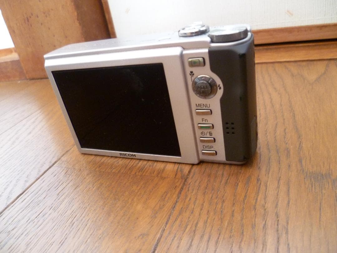 ★RICOH リコー R10 コンパクトデジタルカメラ★