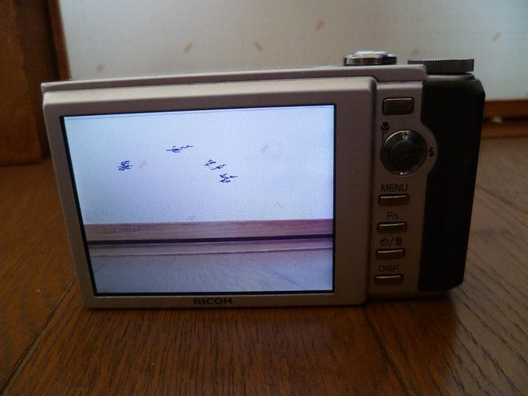 ★RICOH リコー R10 コンパクトデジタルカメラ★