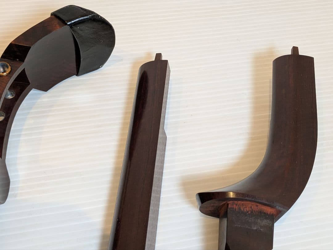 三味線　細棹　棹 幅2.5cm　破れ有　棹分割式