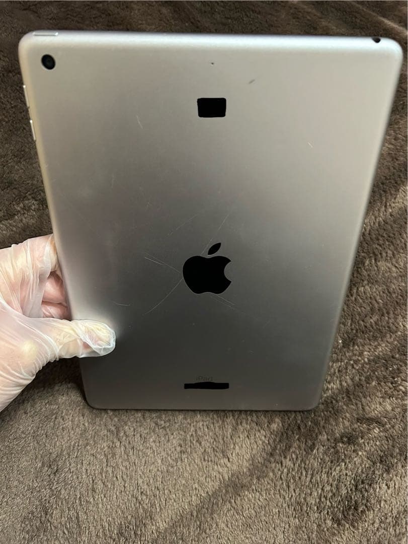 iPad 第5世代 32GB Wi-Fi 本体のみ 初期化済 背面キズあり