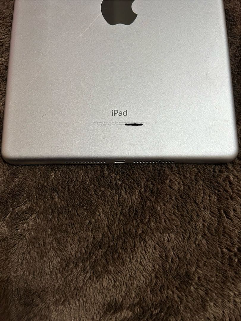 iPad 第5世代 32GB Wi-Fi 本体のみ 初期化済 背面キズあり