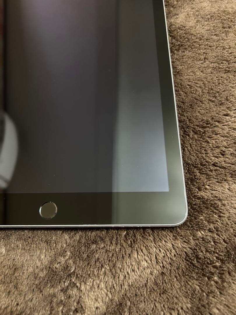 iPad 第5世代 32GB Wi-Fi 本体のみ 初期化済 背面キズあり