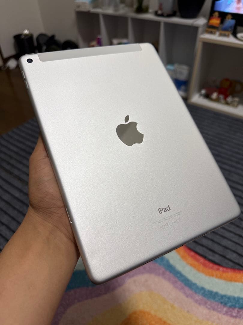 iPad Air 第2世代 32GB Wi-Fi + Cellular