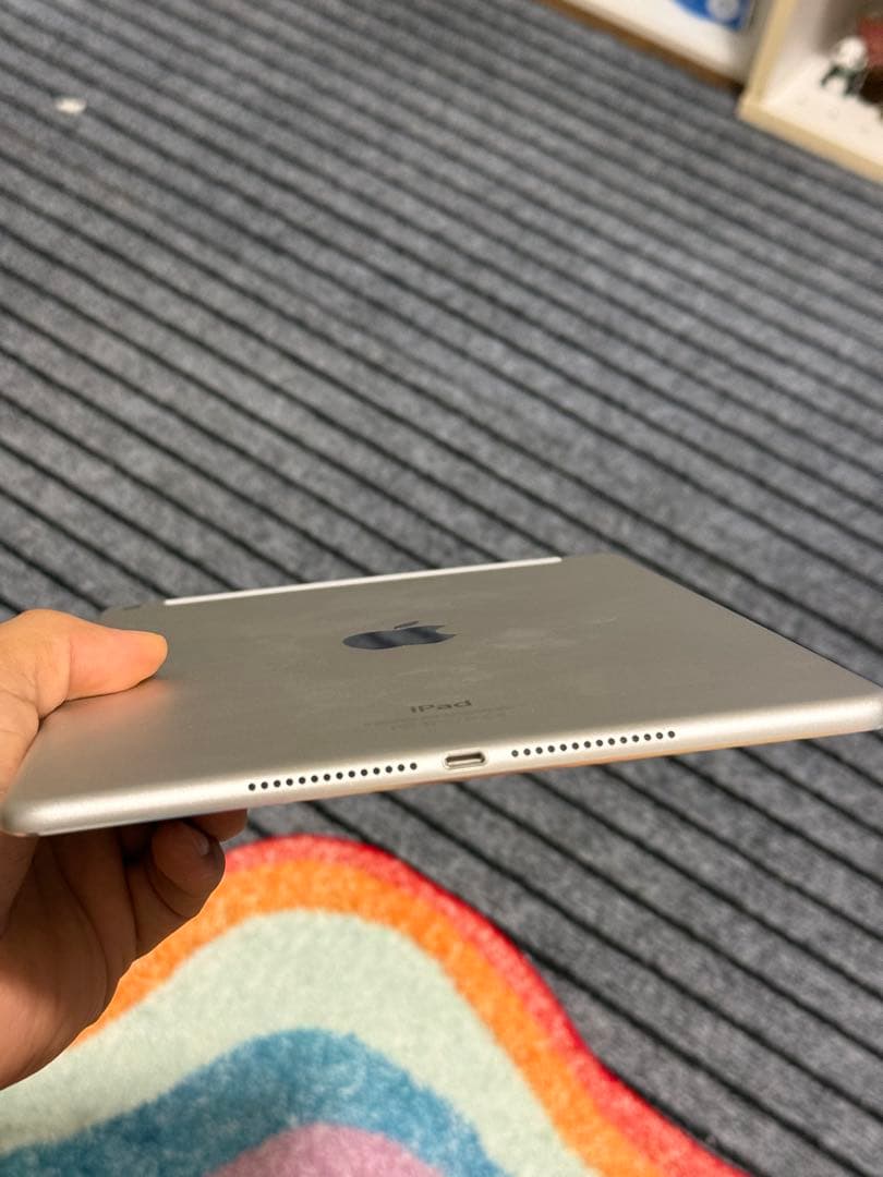 iPad Air 第2世代 32GB Wi-Fi + Cellular