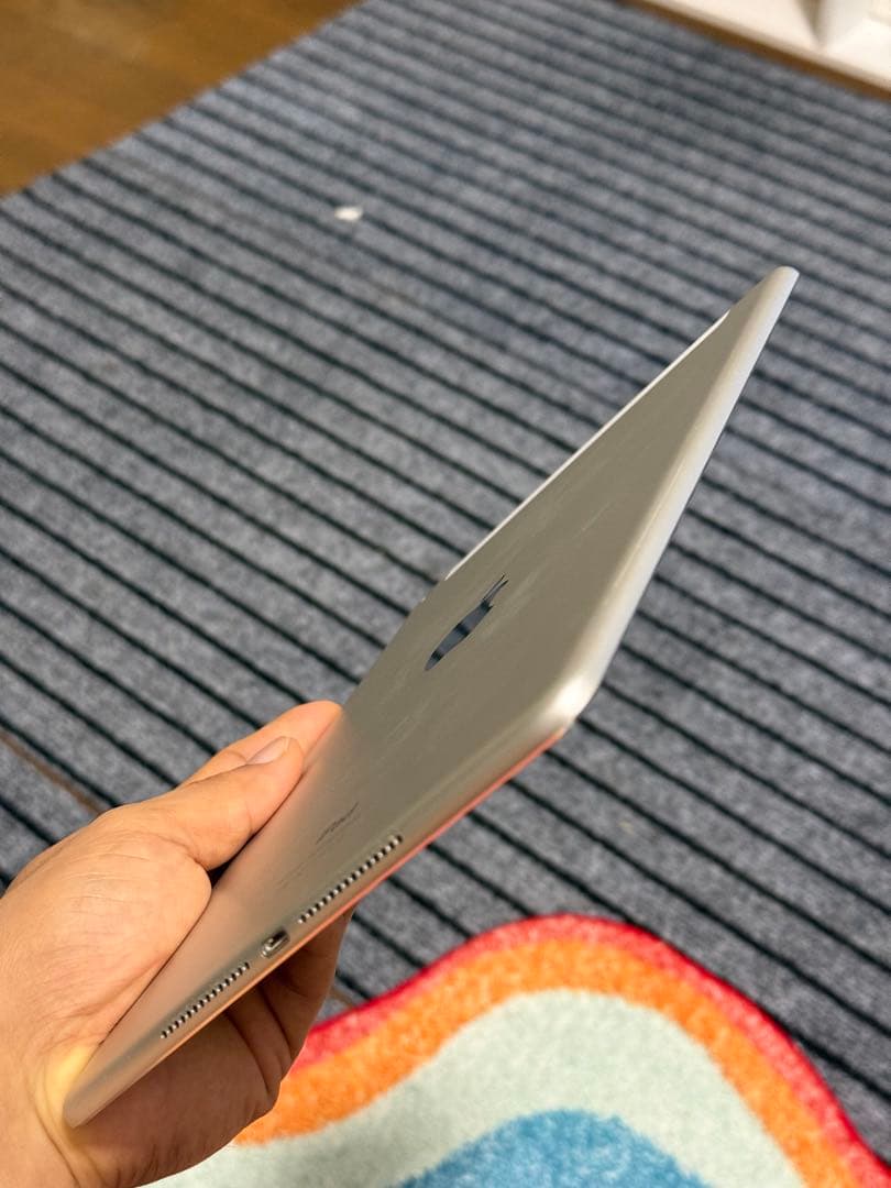 iPad Air 第2世代 32GB Wi-Fi + Cellular