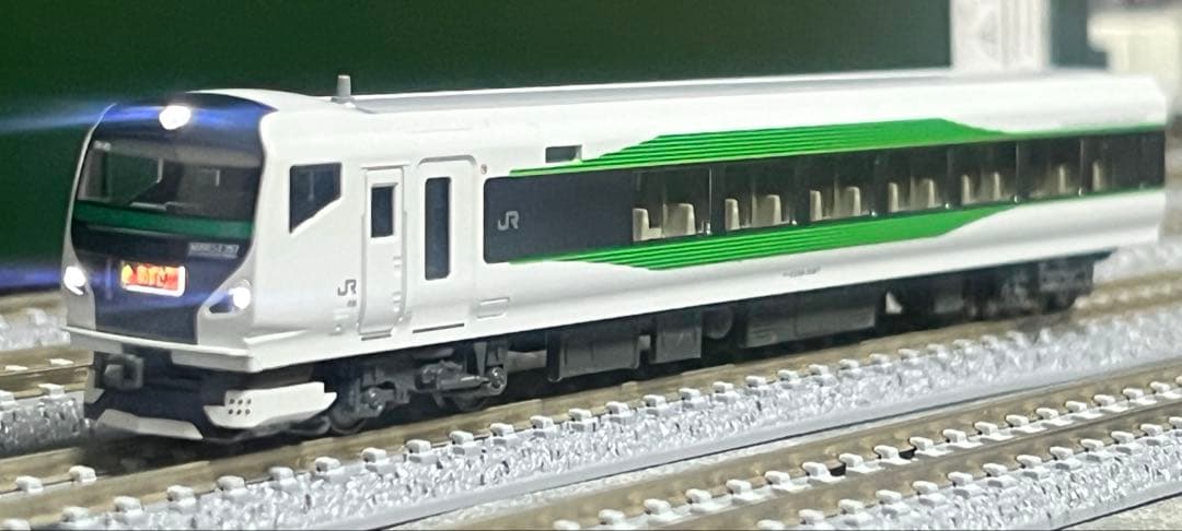 KATO10-1883 E257系5000番台 (2号車欠品)