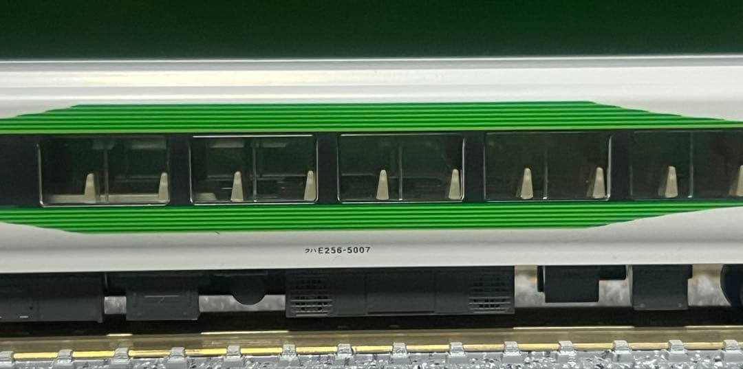 KATO10-1883 E257系5000番台 (2号車欠品)