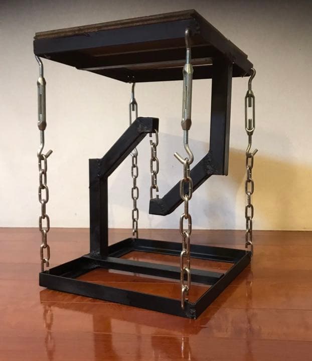 テンセグリティチェアー