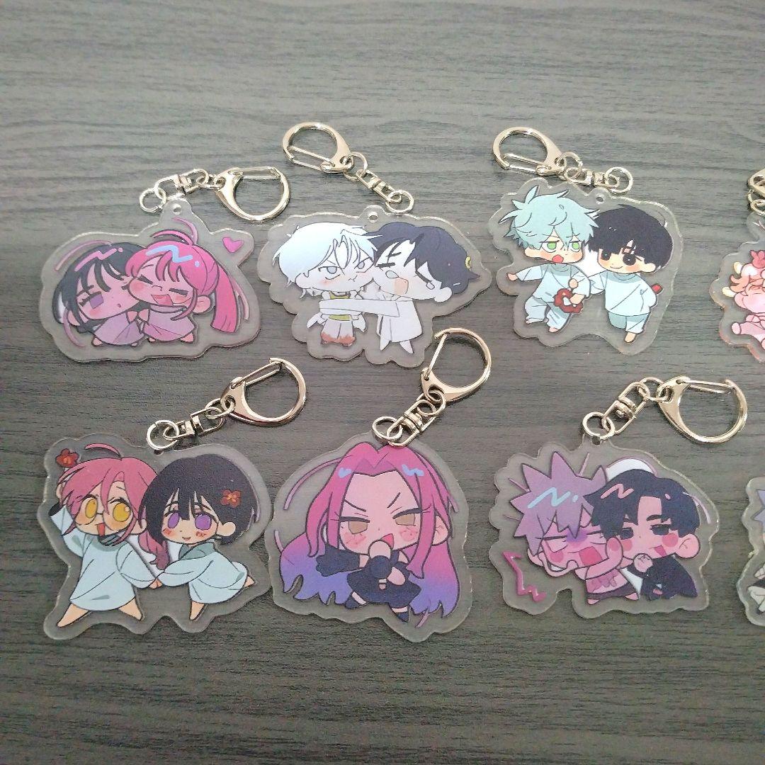 エイリアンステージ　フィギュア　缶バッチ　アクリルスタンド　キーホルダー