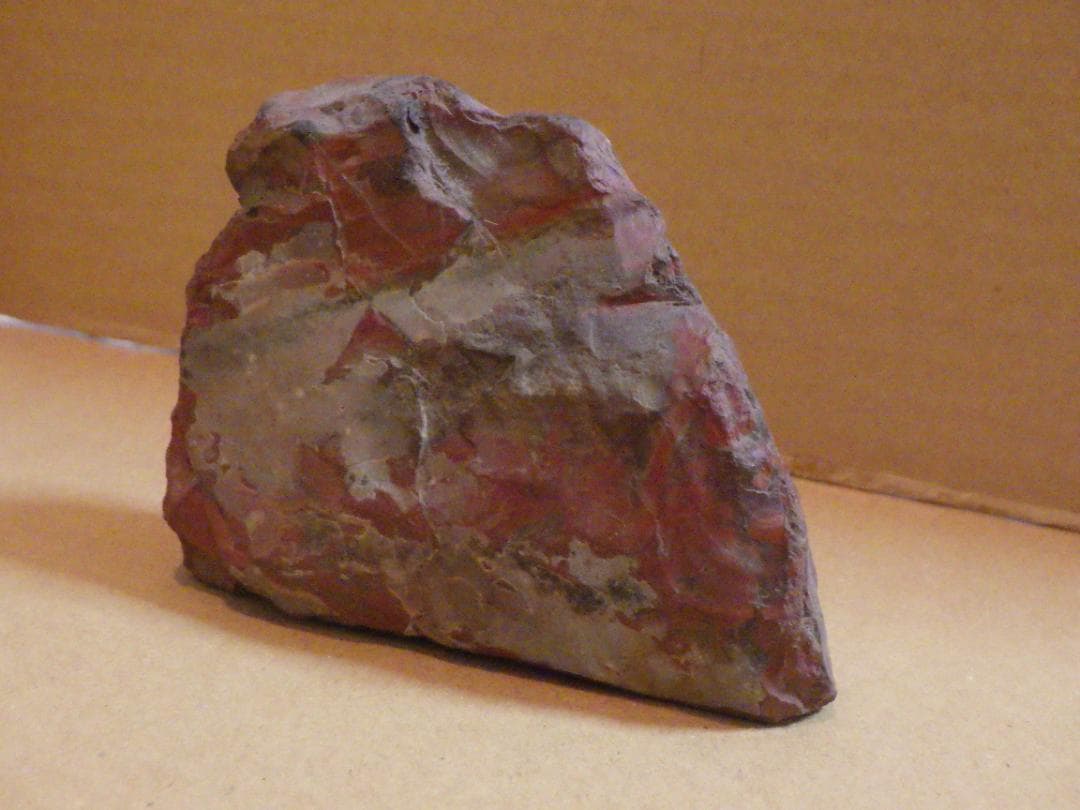 貴重 佐渡赤石 493ｇ 赤玉石 銘石 鉱石 魔除けの石 鑑賞石 パワーストーン