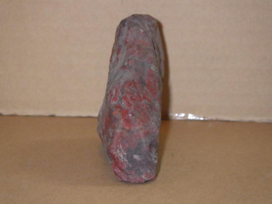 貴重 佐渡赤石 493ｇ 赤玉石 銘石 鉱石 魔除けの石 鑑賞石 パワーストーン