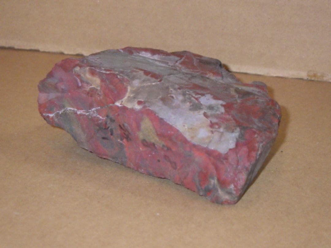 貴重 佐渡赤石 493ｇ 赤玉石 銘石 鉱石 魔除けの石 鑑賞石 パワーストーン