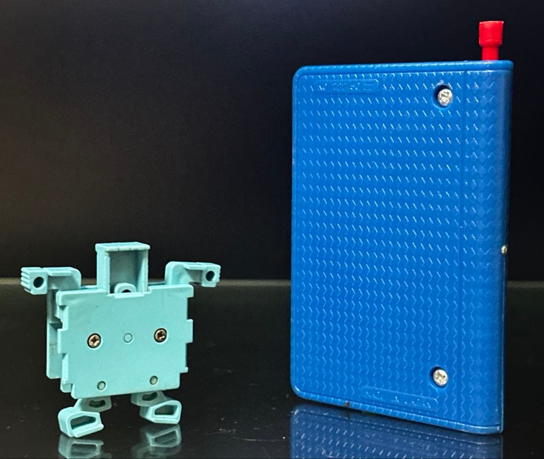 【激レア】昭和レトロ　ライダー手帳　ファミコンカセット変形ロボ