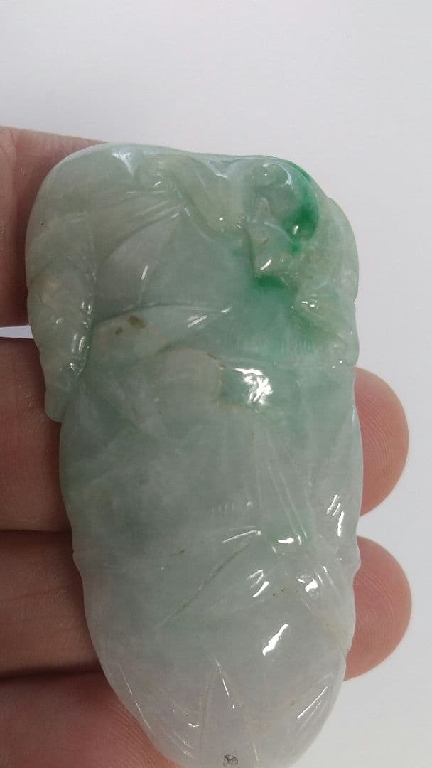 翡翠(透かし彫り)ペンダント