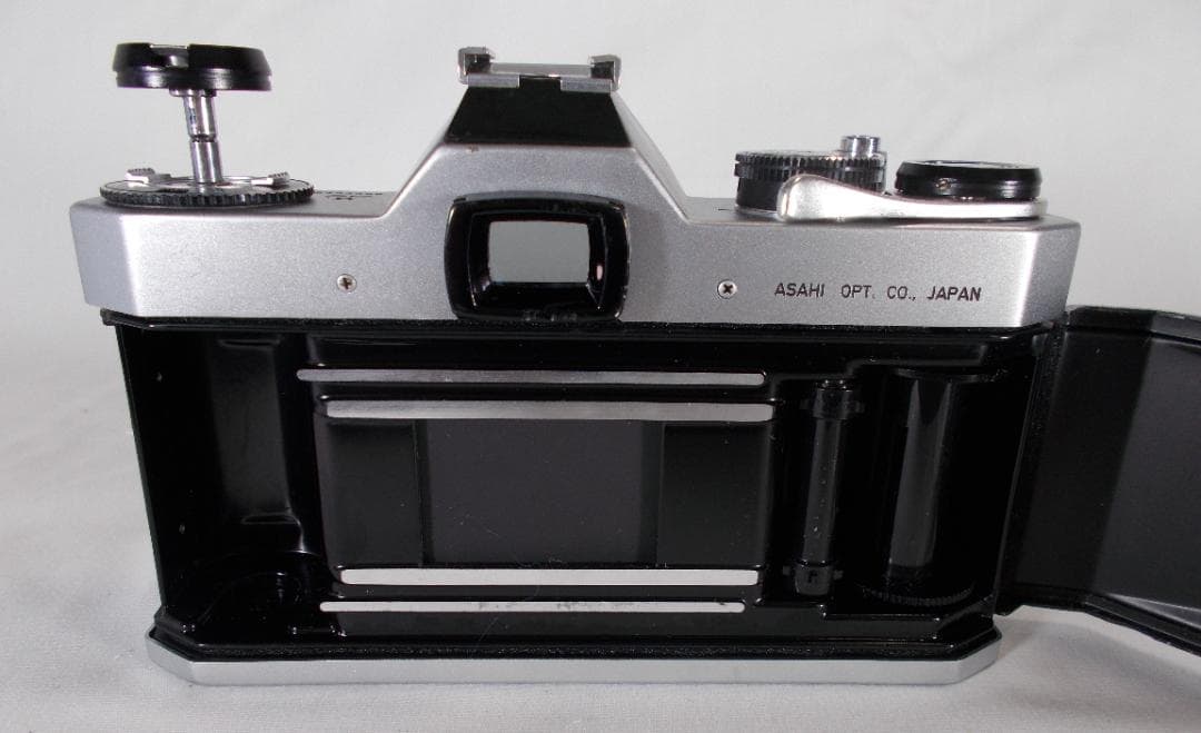 フィルムカメラ 整備済 完動品　Pentax SPII + f1.8　L166