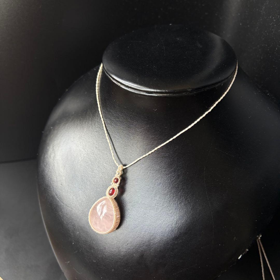 ローズクオーツ×2種のガーネットのシンプルなマクラメネックレス