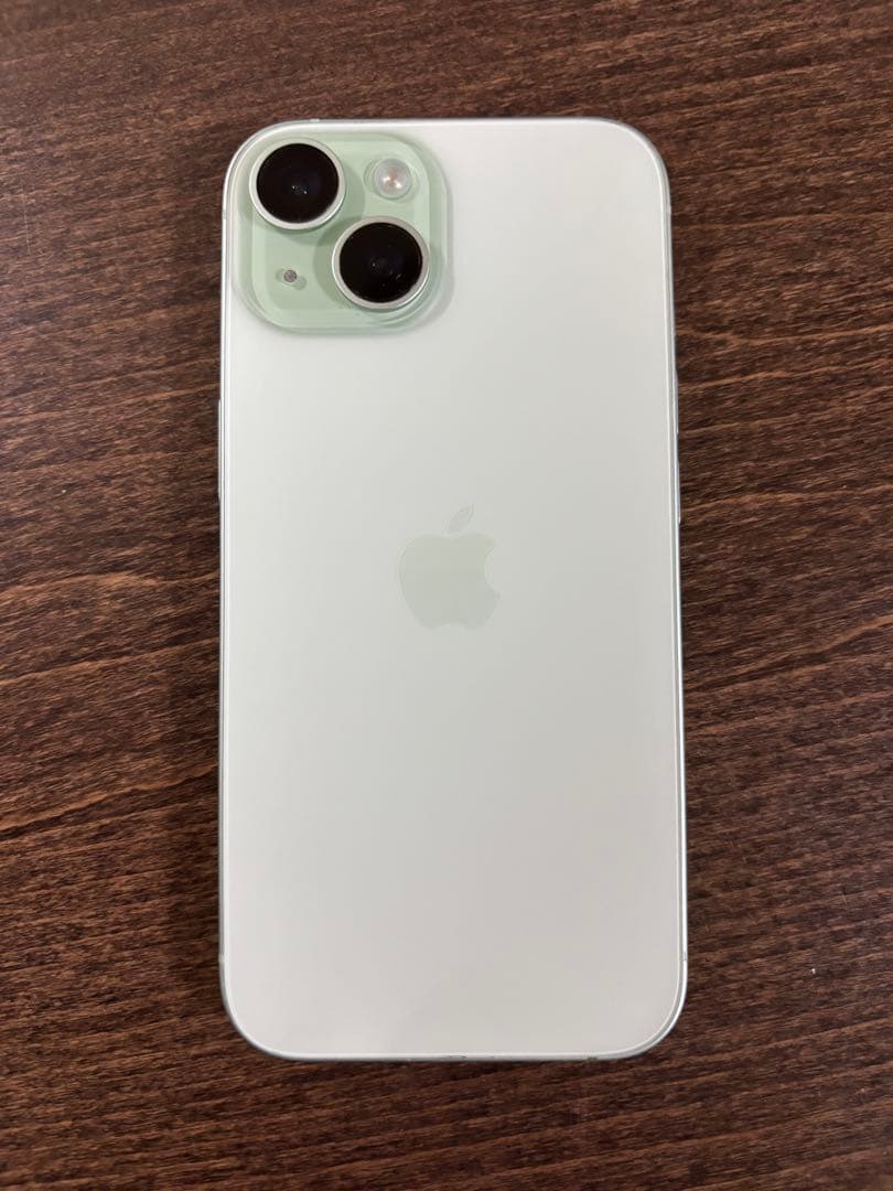 iPhone15 128GB SIMフリー グリーン 付属品あり　ケース付き