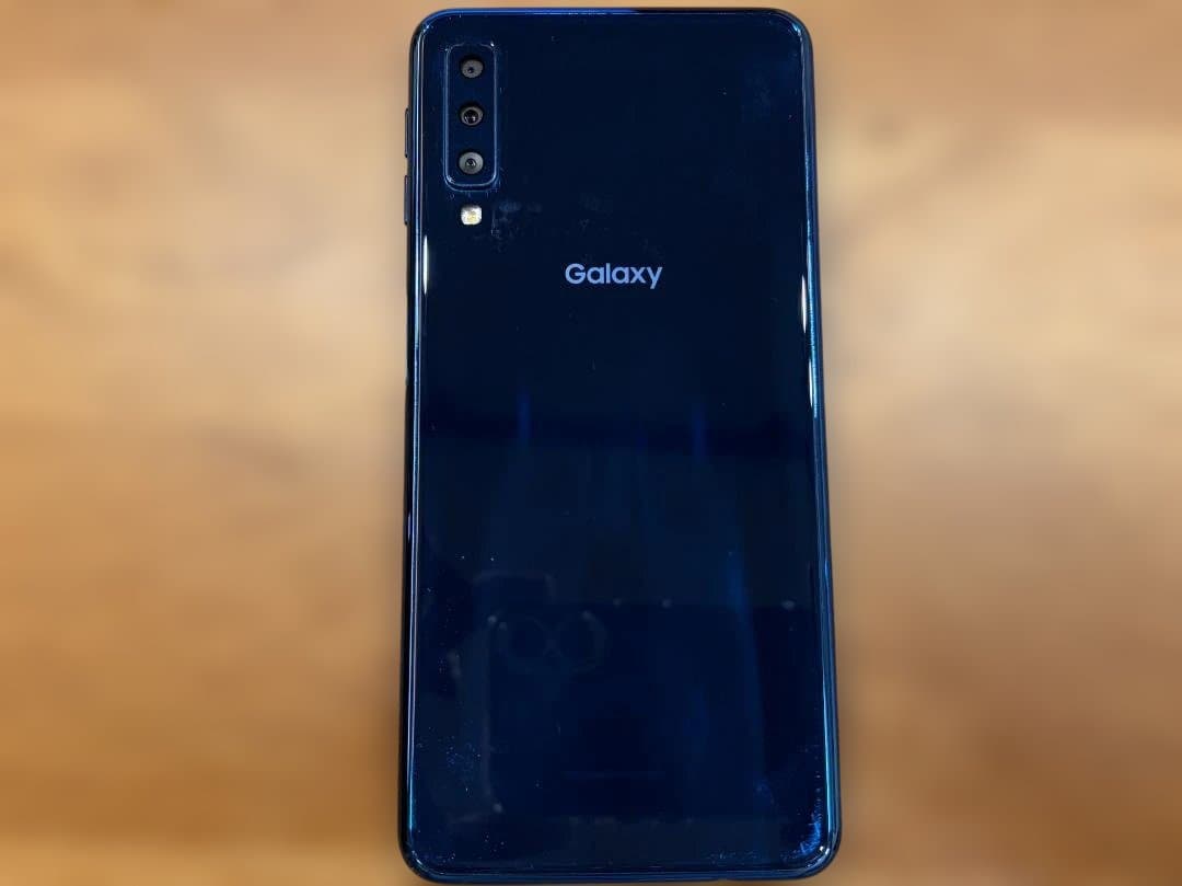 Galaxy A7 本体 充電器付き