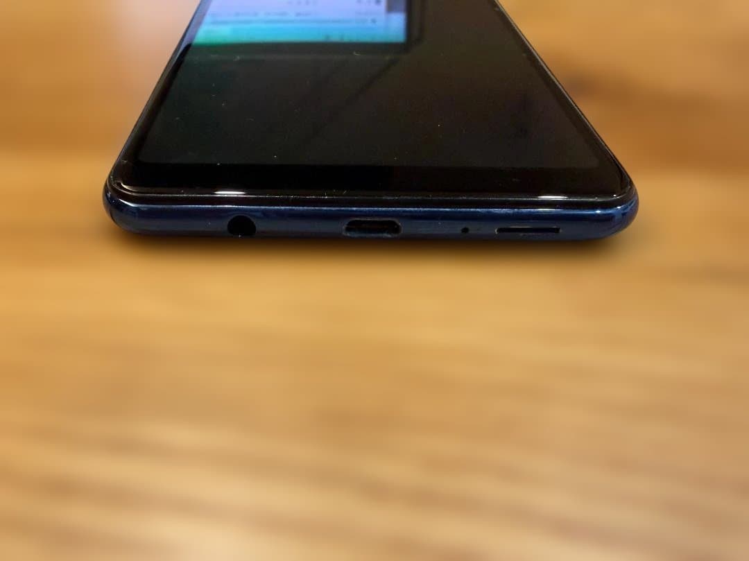 Galaxy A7 本体 充電器付き