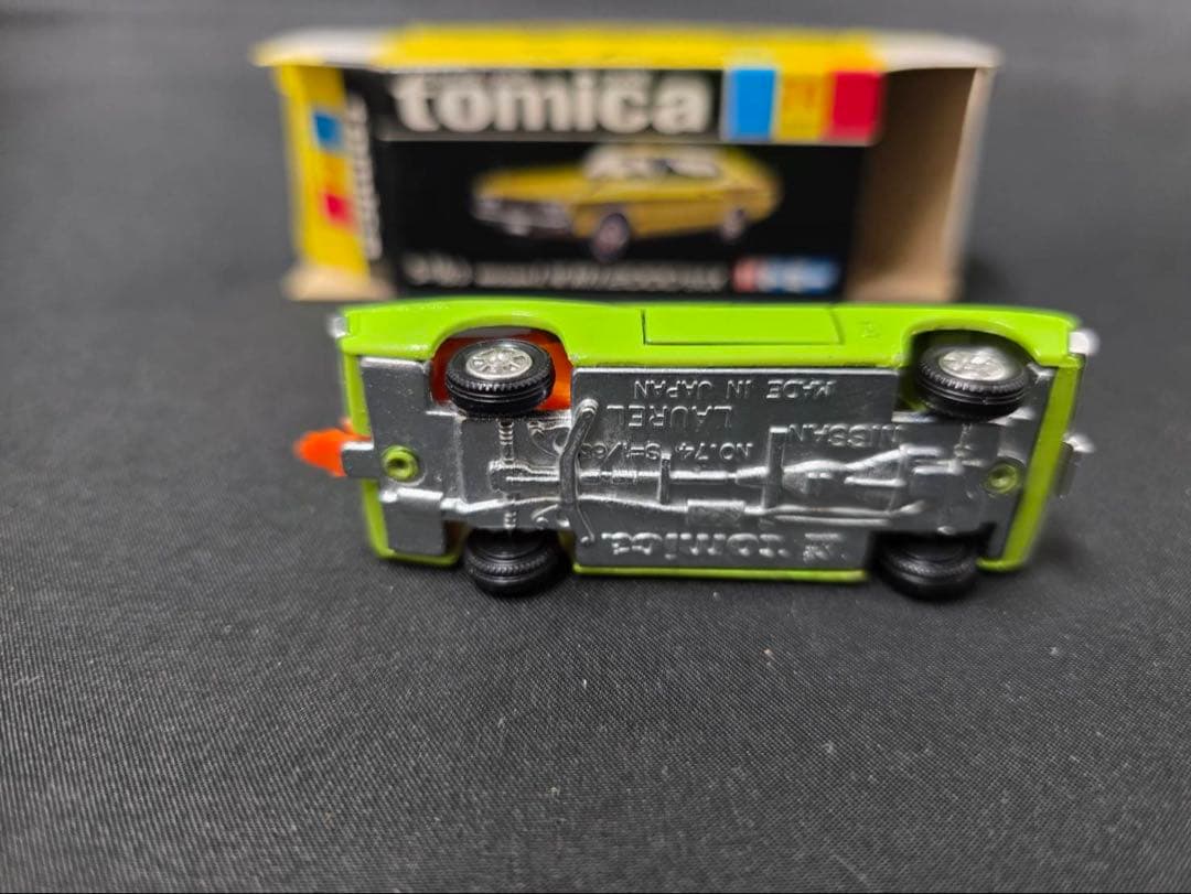 トミカ黒箱74ニッサンローレル2000SGX(日本製) 1Fホイール