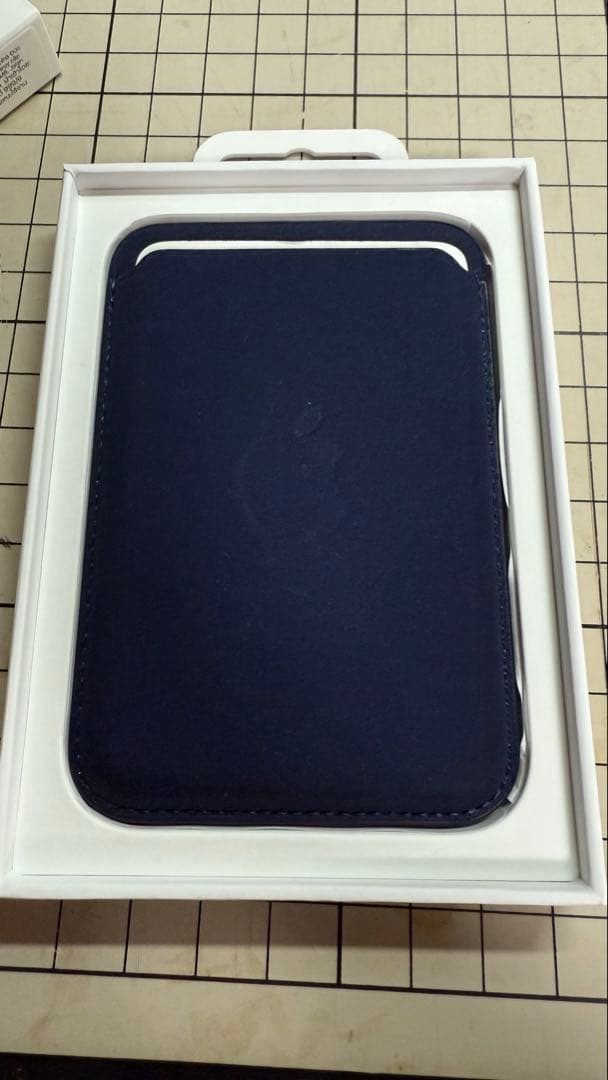 【純正品】Apple FineWoven Wallet ネイビー MagSafe
