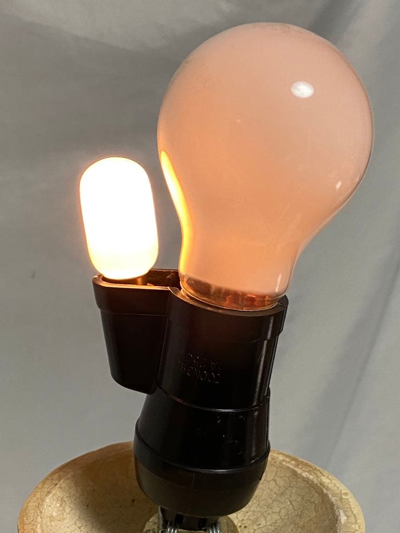 2840❣️ イタリア　フロアスタンド　　ブドウを運ぶ女性の像