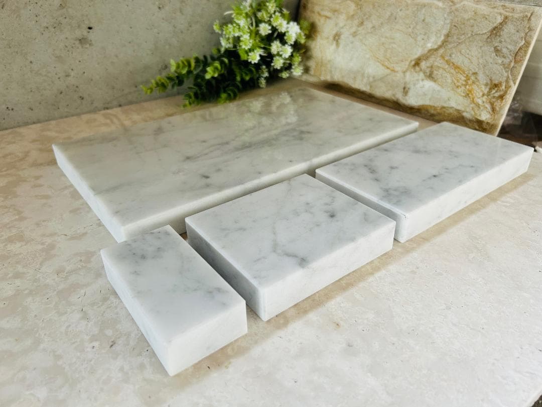 イタリア　天然白大理石プレート●4点セット●アクセサリー　ディスプレイ●送料無料