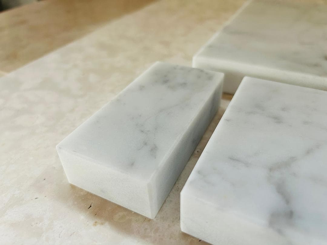 イタリア　天然白大理石プレート●4点セット●アクセサリー　ディスプレイ●送料無料