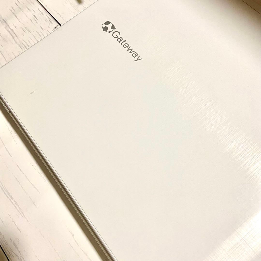 Windows11✨Gateway✨ノートパソコン✨カメラ　Office付き 白
