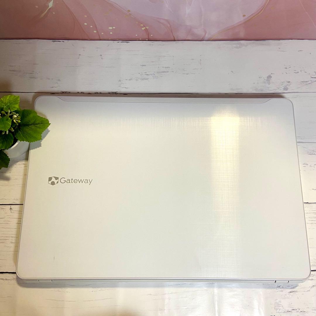 Windows11✨Gateway✨ノートパソコン✨カメラ　Office付き 白