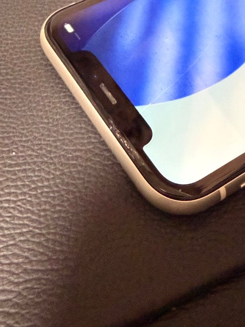Apple iPhone 11 ホワイト 本体 128GB 画面割れ