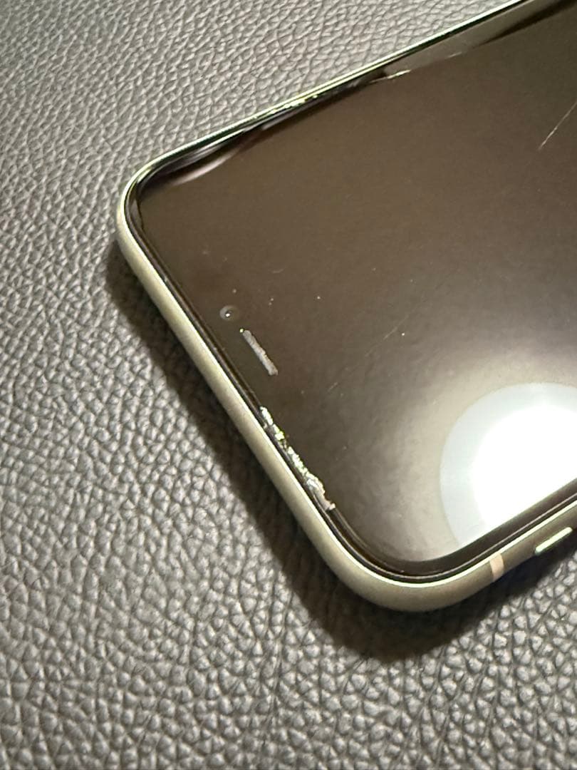 Apple iPhone 11 ホワイト 本体 128GB 画面割れ
