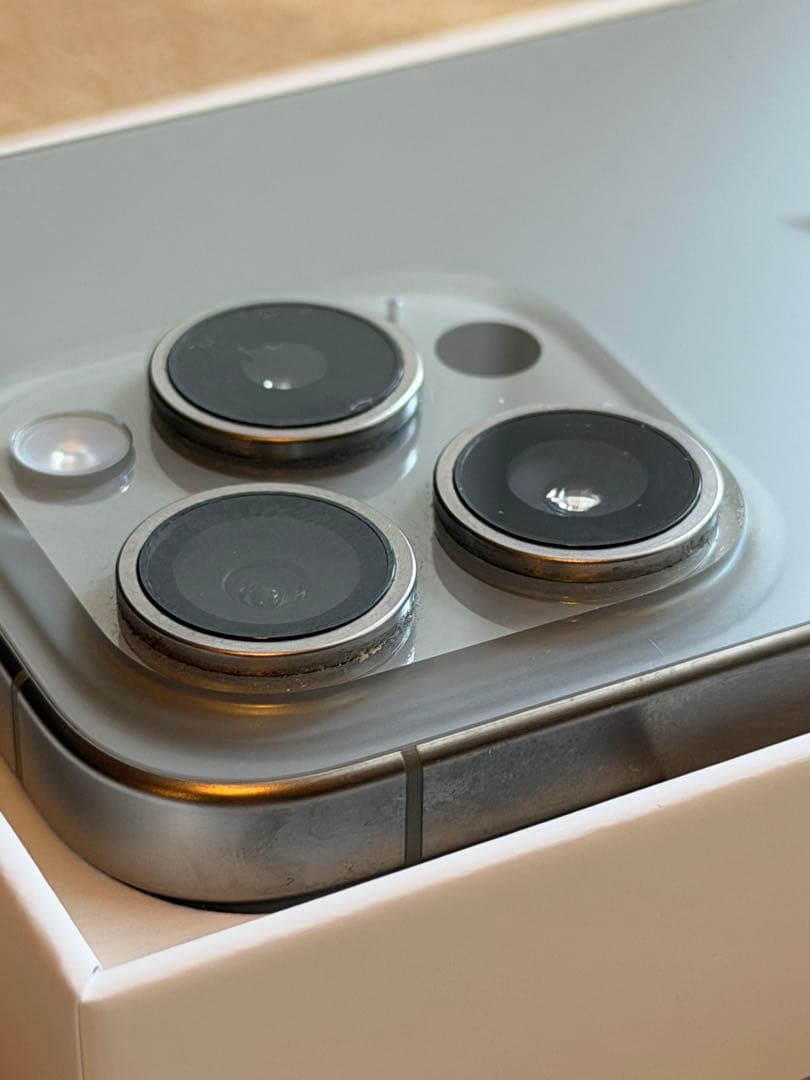 Apple iPhone 15 Pro ナチュラルチタニウム