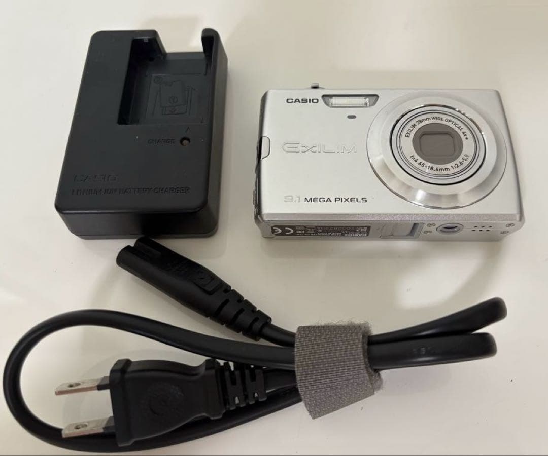 【動作確認済】CASIO EXILIM EX-Z250 シルバー メガピクセル