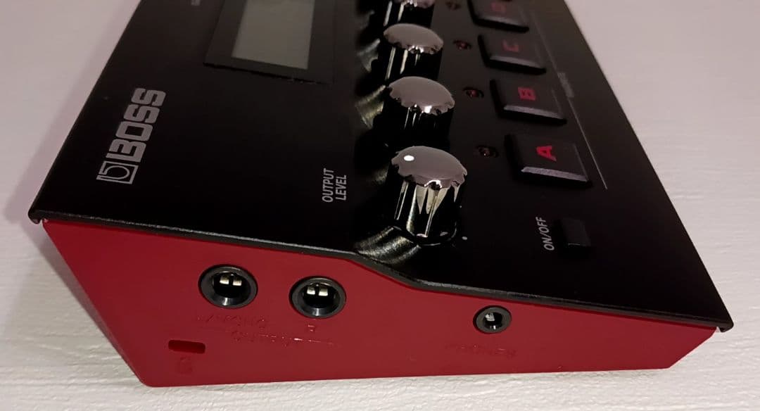 新品同様　#BOSS　GT-001　ボスエフェクター　各取り扱い説明書付属