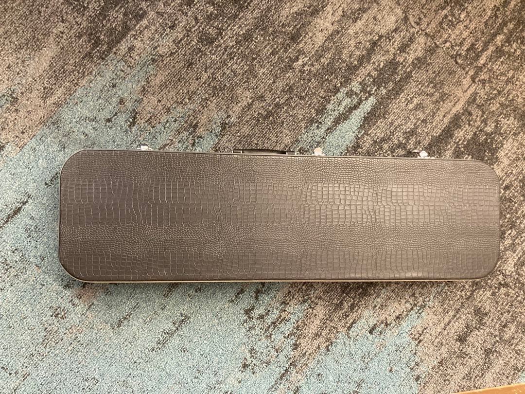 ヘビ皮三味線本体 ケース付き