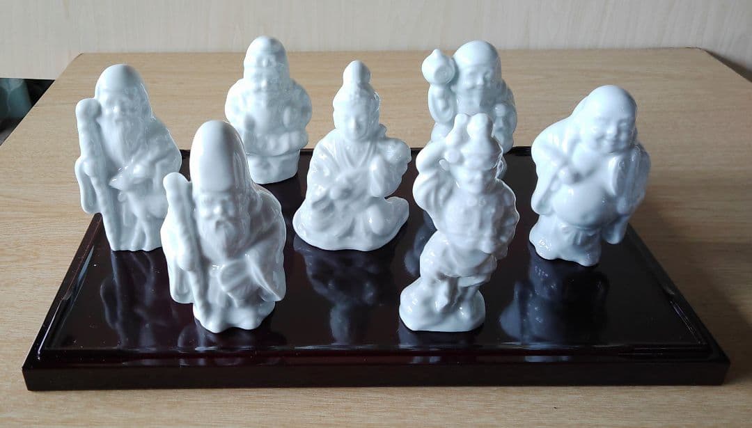 七福神　置物　台付　白磁　有田焼