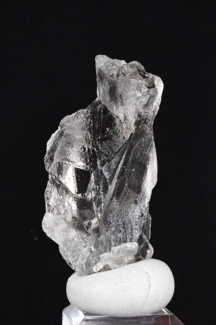 ガネーシュヒマール ラパ産 剥離痕に覆われたライトスモーキークォーツ02