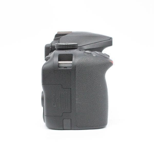 ショット数8,339！元箱付き！■ほぼ新品■ Nikon D3400
